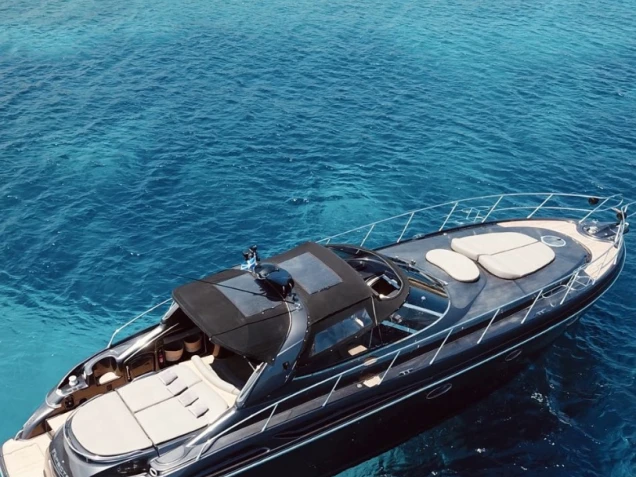 YachtCharter in Mykonos (City) - Cranchi Mediterranee 50 auf SamBoat