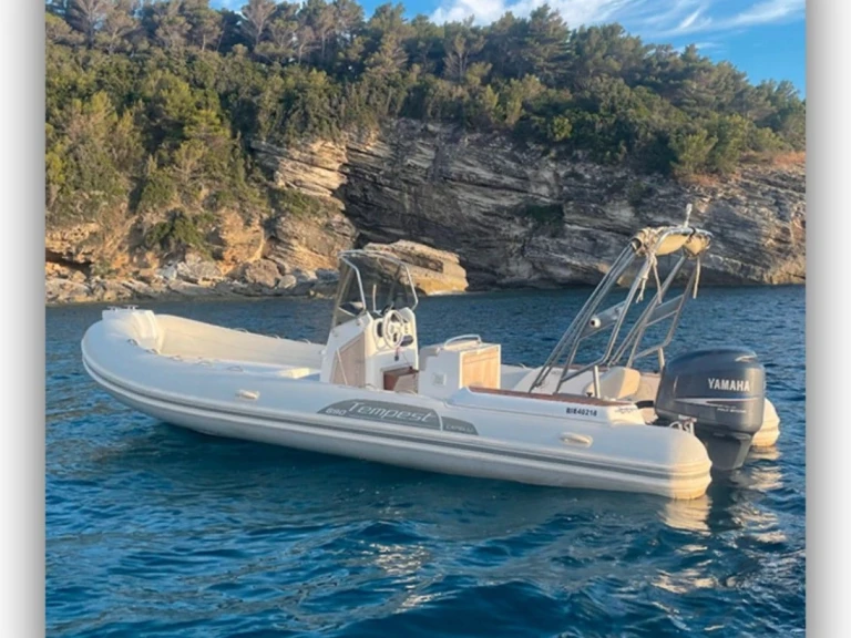 Schlauchboot mieten in Saint-Florent - Capelli Tempest 690