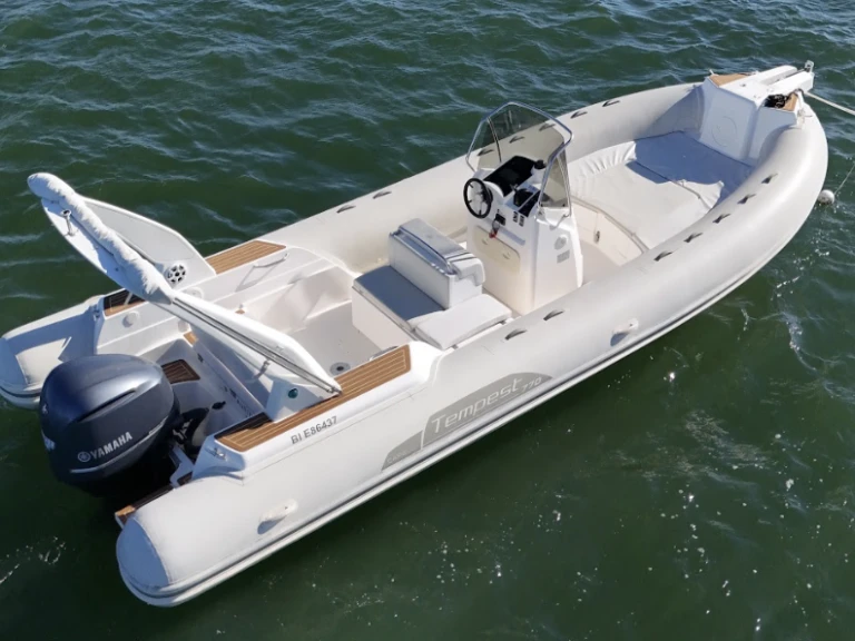 Capelli Tempest 770 Luxe mieten Lège-Cap-Ferret