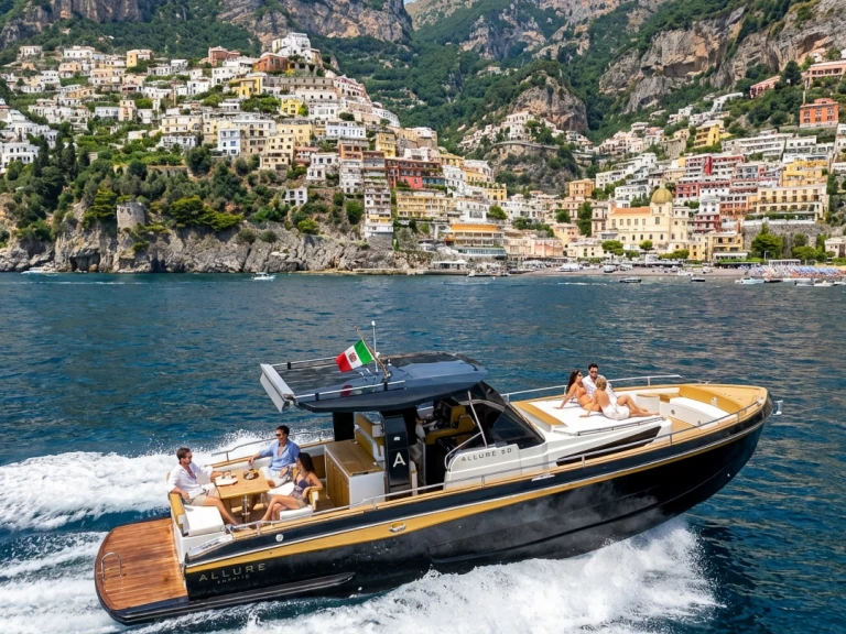 Ein Allure 38 mieten in Sorrent