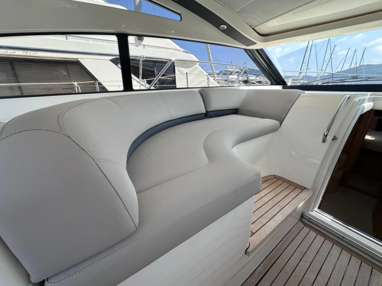 Vermietung Motorboot Princess mit Führerschein