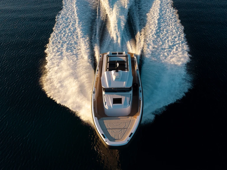 Ein Technohull XPD 46 mieten in Olympic Marine