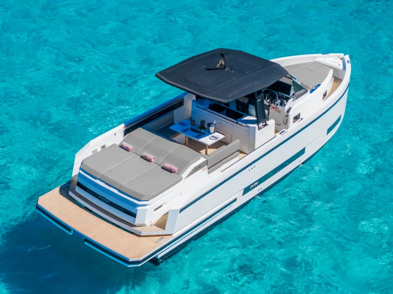 Ein De Antonio d36 mieten in Alyki