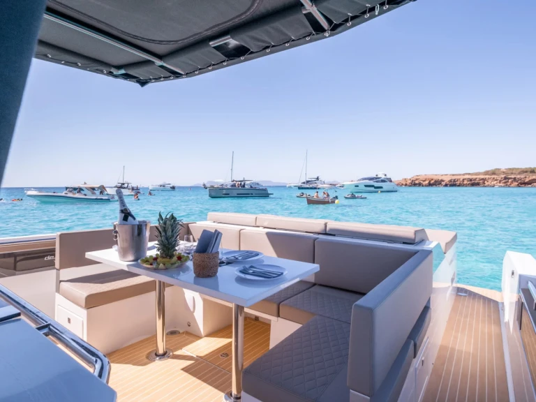 Motorboot mieten in Alyki - De Antonio d36