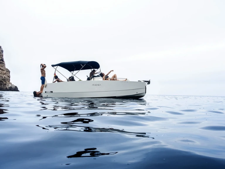 Ein Nuva Nuva M6 mieten in Fornells