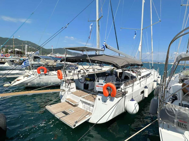 Ein Jeanneau Sun Odyssey 440 mieten in Skiathos