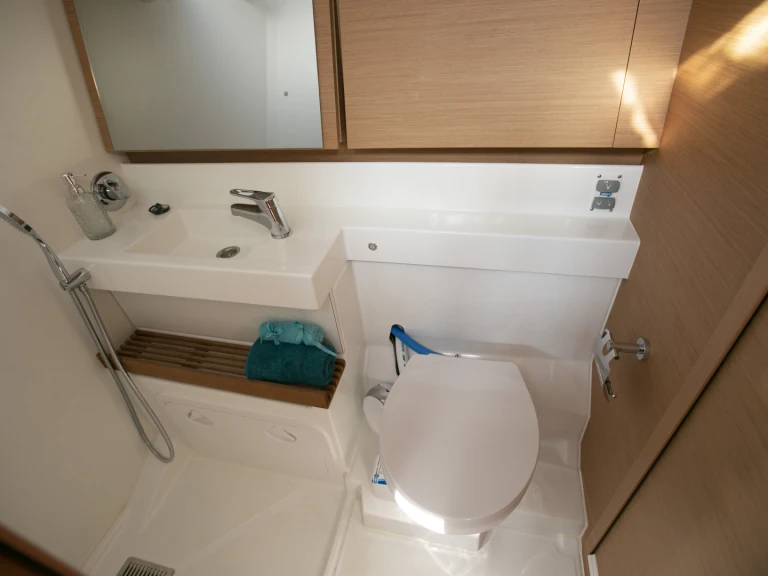 Ein Jeanneau Sun Odyssey 440 mieten in Plataniás