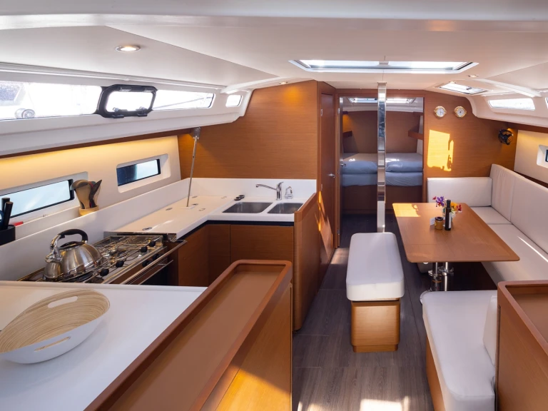 Ein Jeanneau Sun Odyssey 440 mieten in Préveza