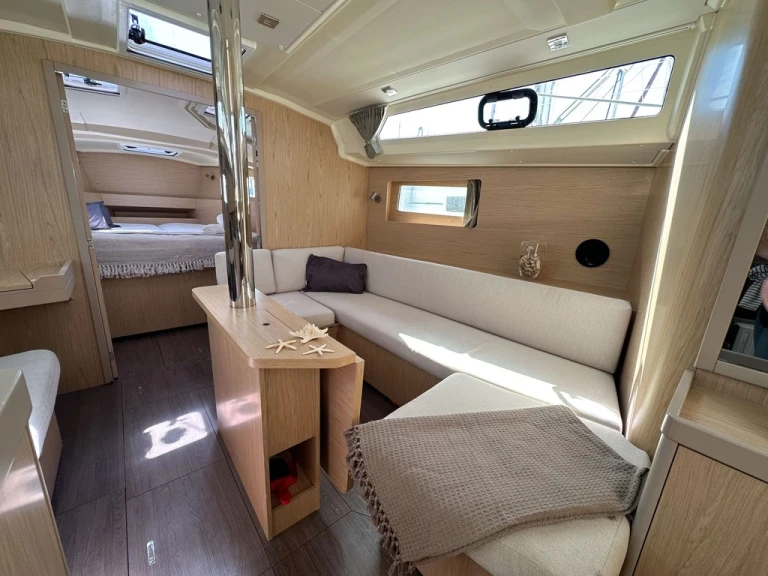 Ein Bénéteau Oceanis 41.1 mieten in Cambrils