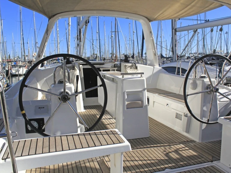 Segelboot mit oder ohne Skipper Bénéteau mieten in Cambrils