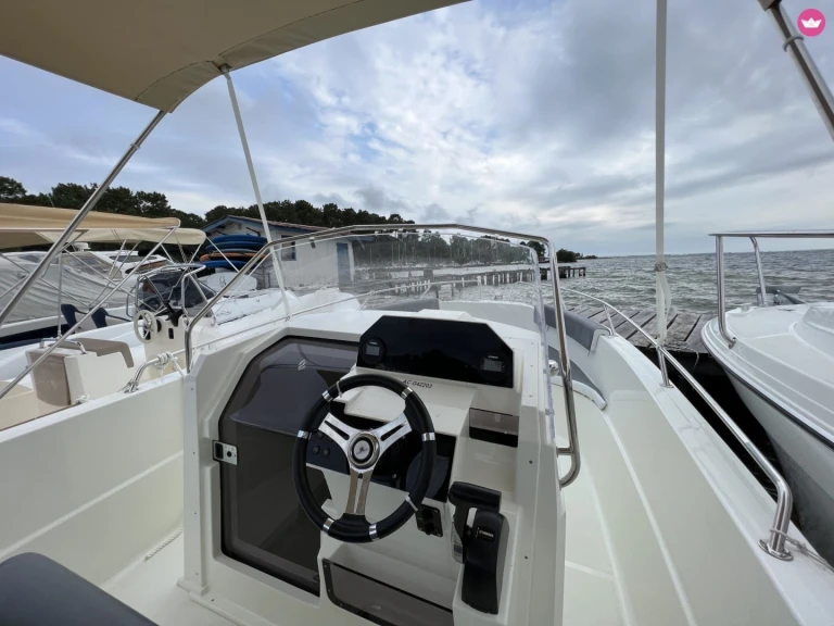 Ein Pacific Craft 670 OPEN mieten in Sainte-Rose