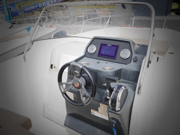 Ein Quicksilver QUICKSILVER 675 ACTIV mieten in La Baule-Escoublac