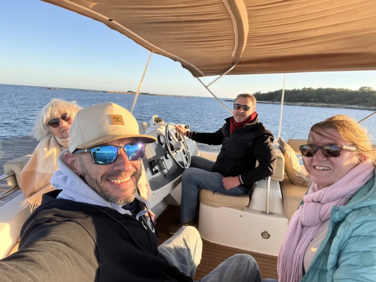 Motorboot mit oder ohne Skipper Fountaine Pajot mieten in Monaco