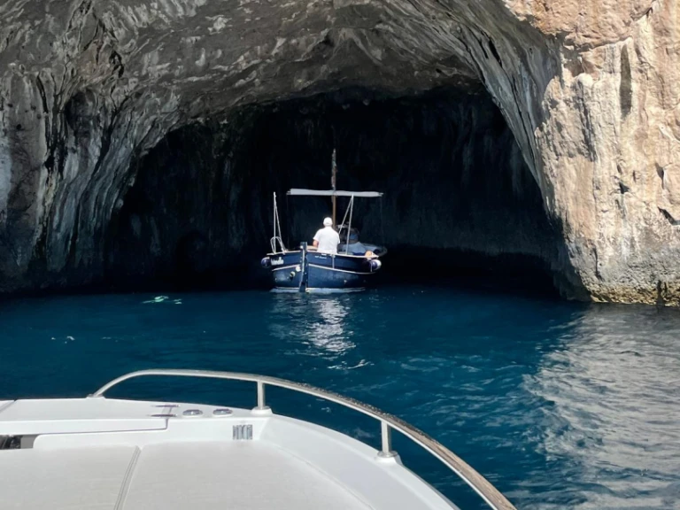 Motorboot mieten in Neapel zum besten Preis