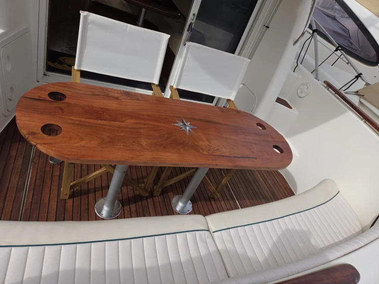 Motorboot mit oder ohne Skipper Jeanneau mieten in Toulon