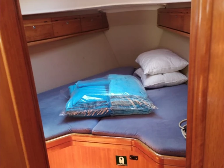 Ein Bavaria Cruiser 33 mieten in Lefkáda