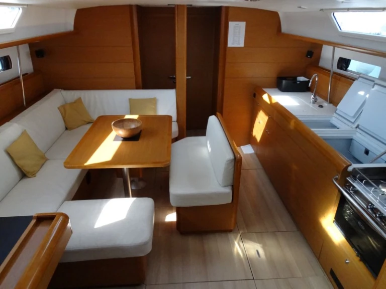Ein Jeanneau Sun Odyssey 469 mieten in Lefkáda