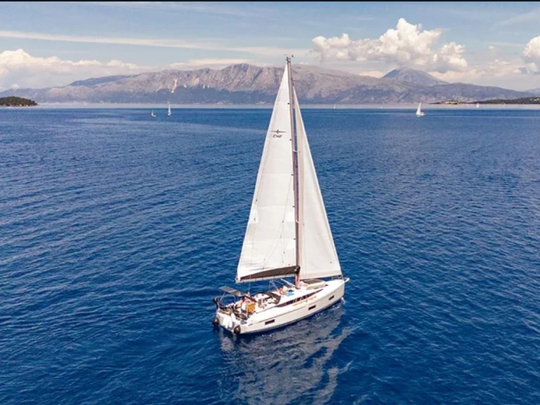 Ein Jeanneau Sun Odyssey 36i mieten in Lefkáda