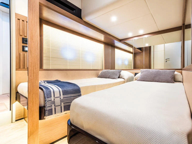 Motorboot mieten in Seget Donji zum besten Preis