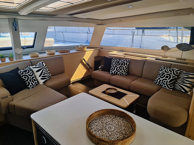 Ein Fountaine Pajot Aura 51 mieten in Néa Péramos