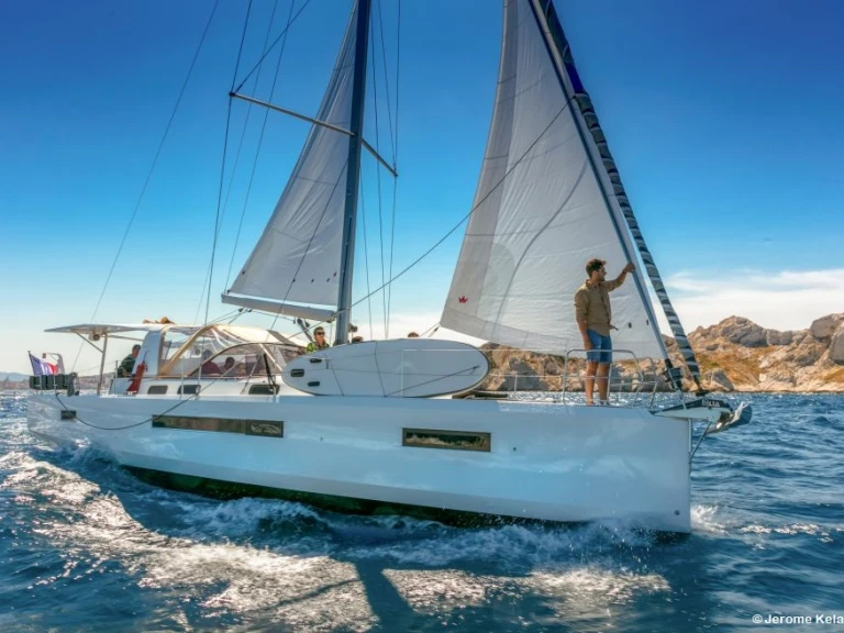 Ein Jeanneau Sun Loft 47 mieten in Álimos