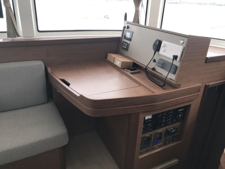 Boot mieten San Teodoro günstig Lagoon 42