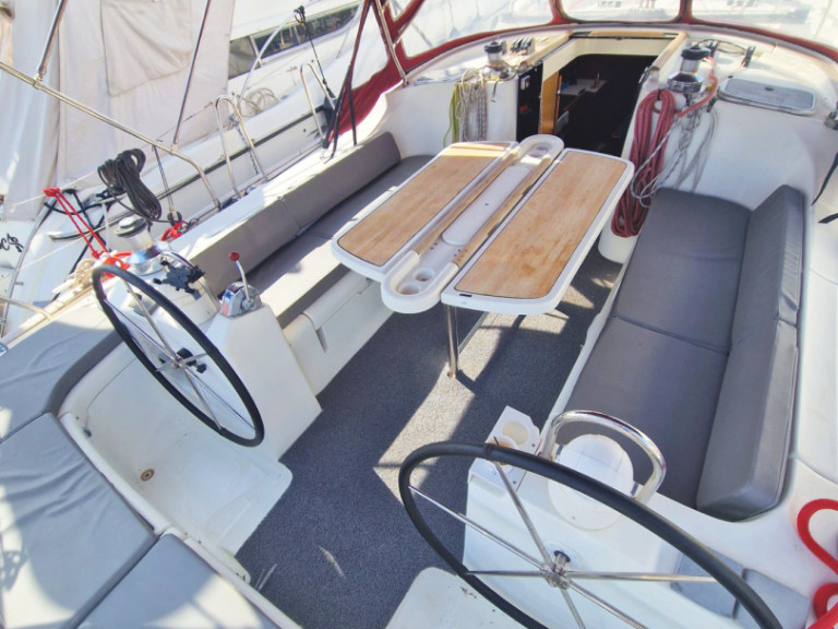 Ein Bénéteau Oceanis 473 mieten in Kallithea