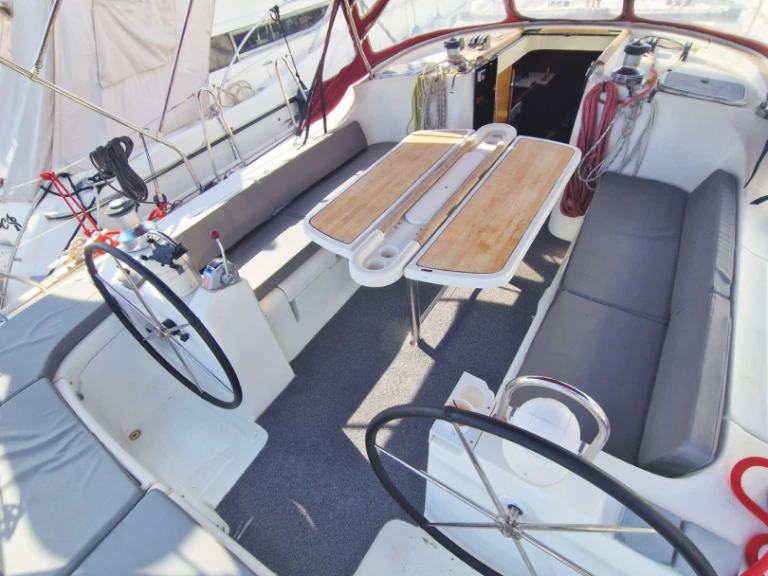 Ein Bénéteau Oceanis 473 mieten in Kallithea