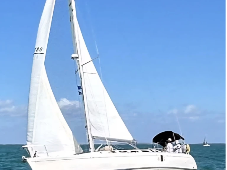 Ein Bénéteau First 41 S5 mieten in Miami