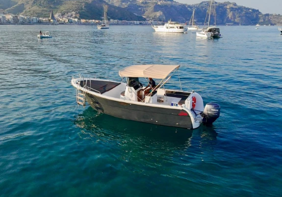 Bootsverleih Lever 750 Giardini-Naxos Samboat