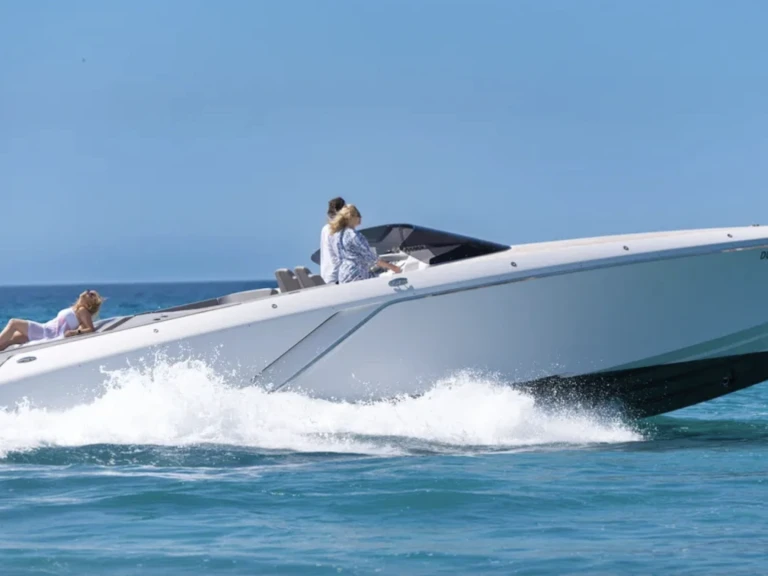 Ein Frausher Ghost mieten in Santa Eulària des Riu