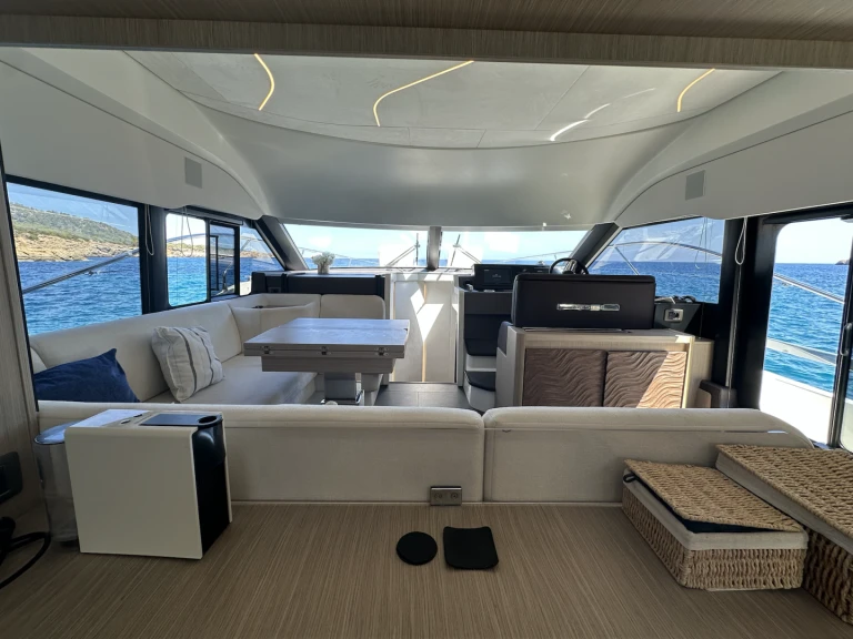 Motorboot mieten in Santa Eulària des Riu - Prestige Yachts F49