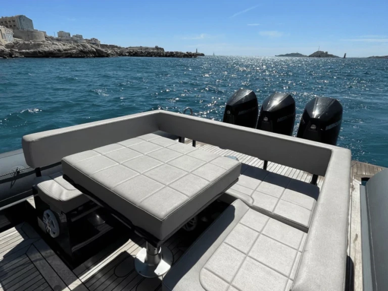 Boot mieten Saint-Tropez günstig Sea Water Phantom 400  