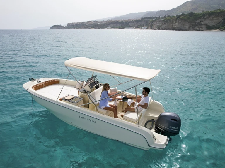 Invictus  200SX mieten Fornells