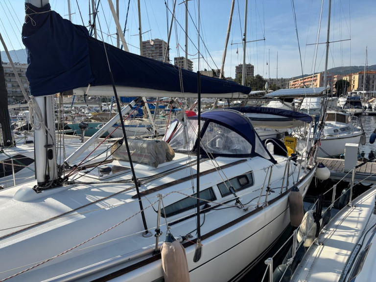 Segelboot mit oder ohne Skipper SUN ODYSSEY 39 I mieten in Ajaccio