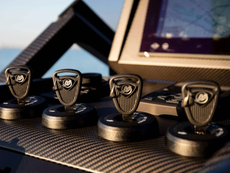 Ein WALLY YACHTS tender mieten in Marina di Stabia