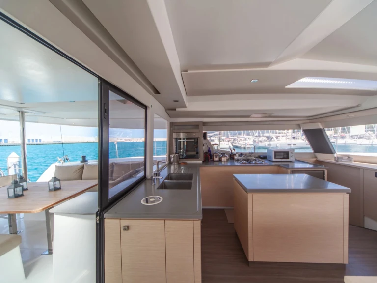 Fountaine Pajot Saba 50 mieten Capo d'Orlando
