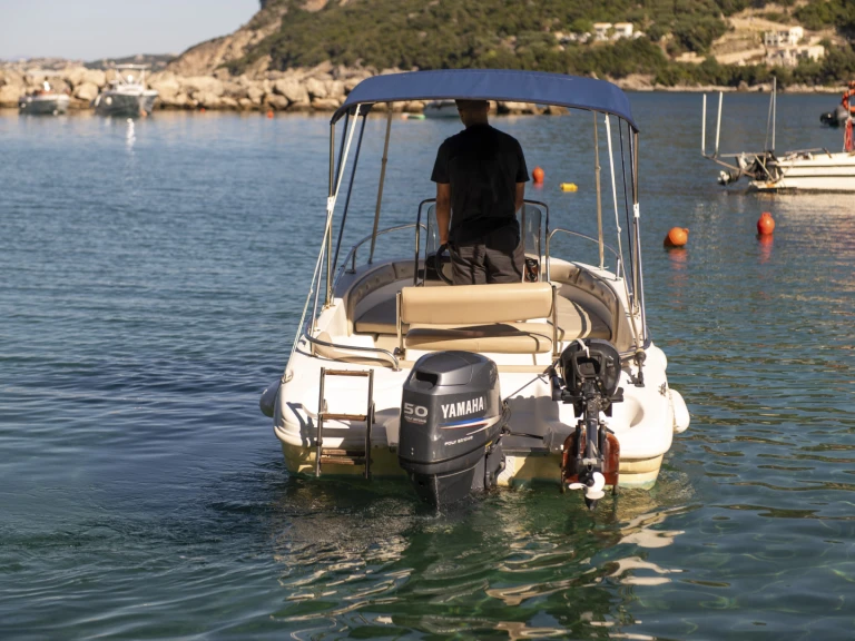 Motorboot mit oder ohne Skipper Poseidon mieten in Aríllas