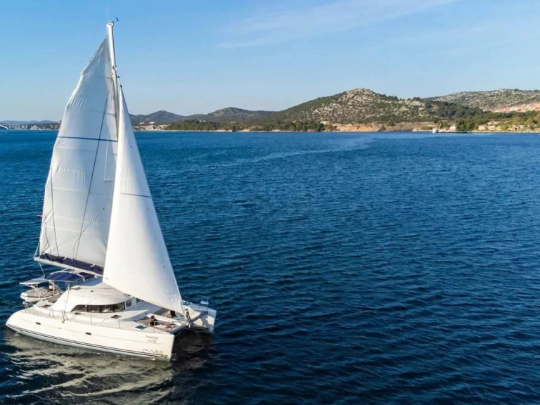 Ein Lagoon Lagoon 380 mieten in Cannes