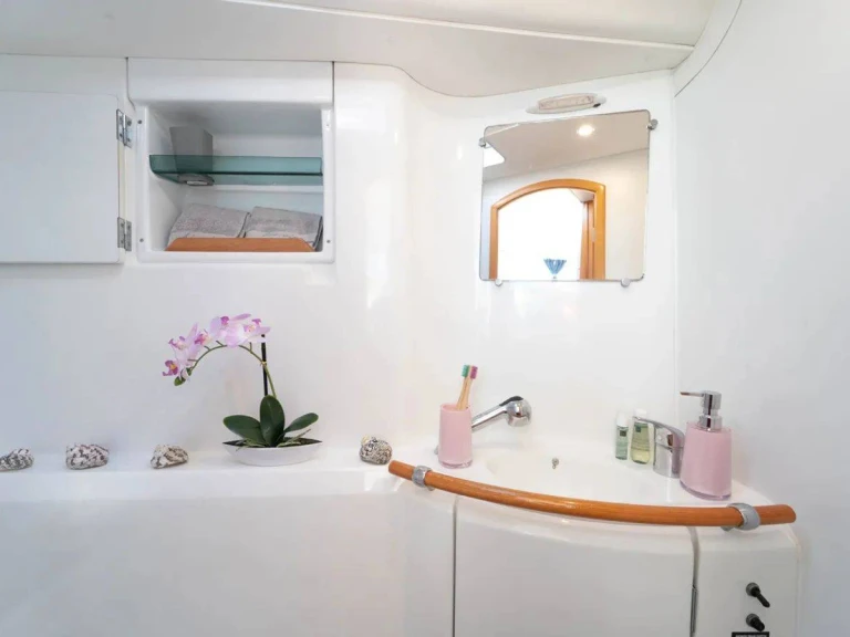 Bootsverleih Lagoon Lagoon 380 Cannes Samboat