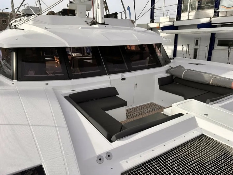Katamaran mit oder ohne Skipper Fountaine Pajot mieten in Cogolin