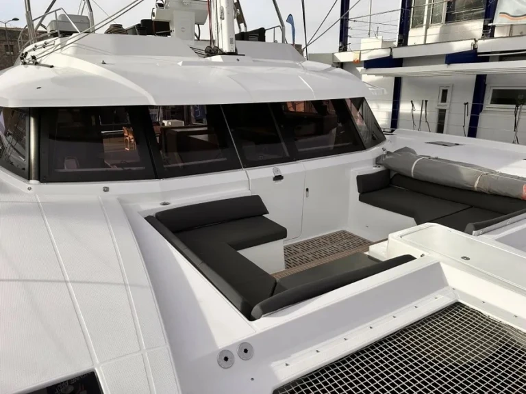 Katamaran mit oder ohne Skipper Fountaine Pajot mieten in Cogolin