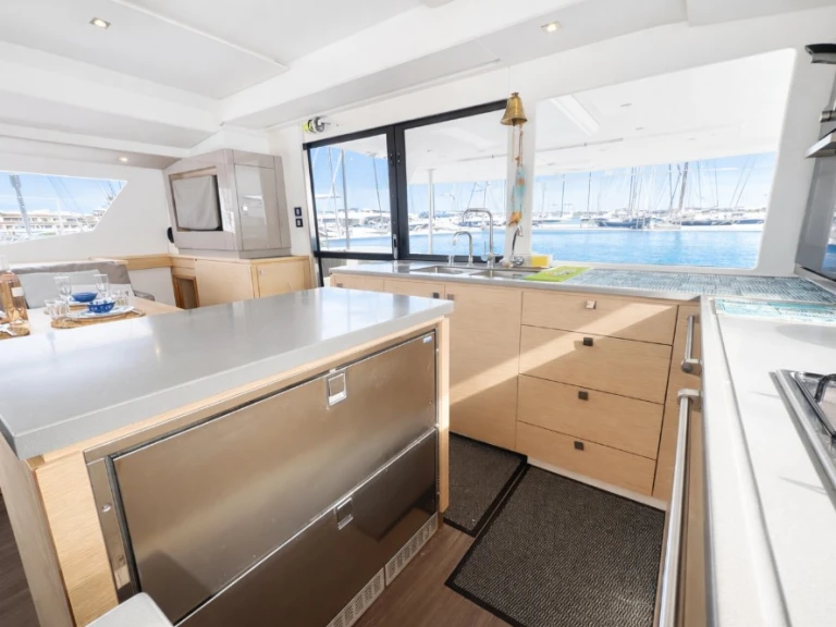 YachtCharter in Cogolin - Fountaine Pajot Saba 50 auf SamBoat