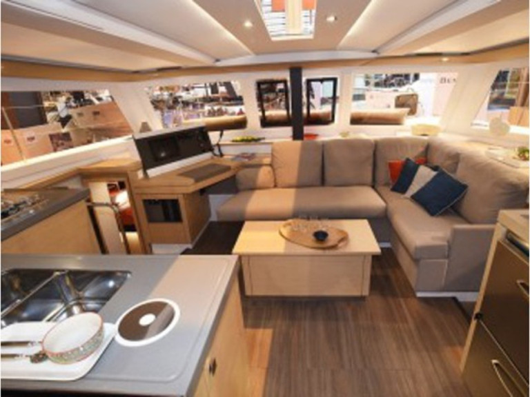 Fountaine Pajot Lucia 40 mieten Port Grimaud