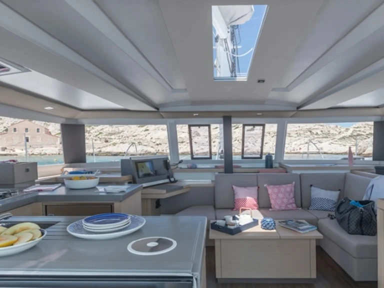 Katamaran mieten in Cogolin - Fountaine Pajot Astrea 42
