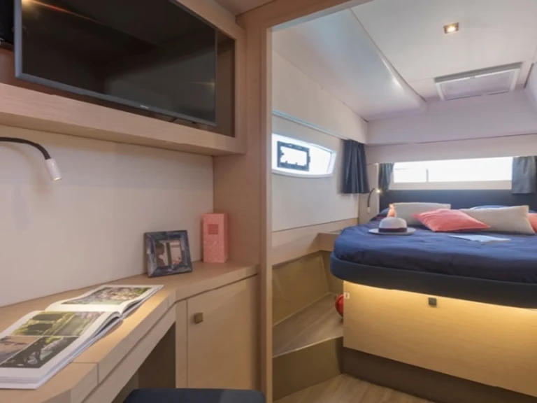 Katamaran mit oder ohne Skipper Fountaine Pajot mieten in Cogolin