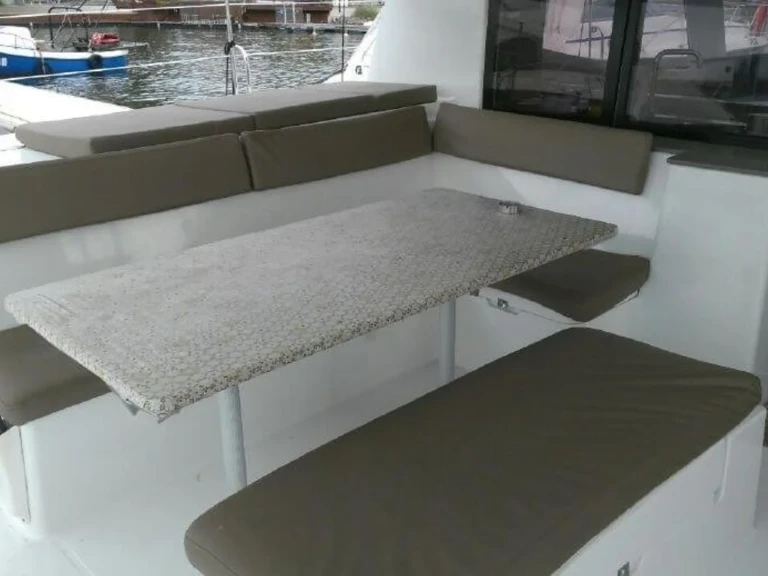 Fountaine Pajot Helia 44 mieten Cogolin