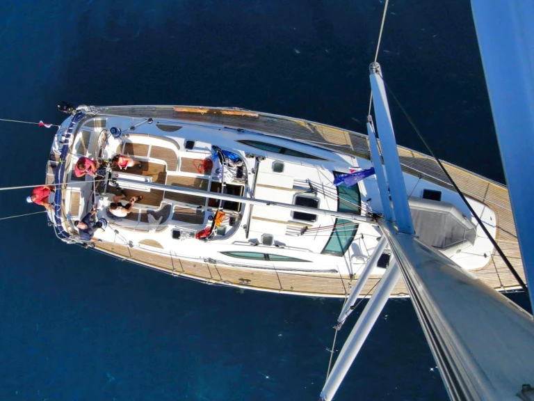 Ein Jeanneau Sun Odyssey 54 DS mieten in Syros Port
