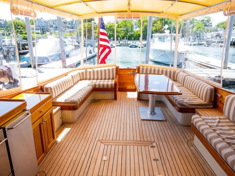 Yacht mit oder ohne Skipper Vicem mieten in Newport