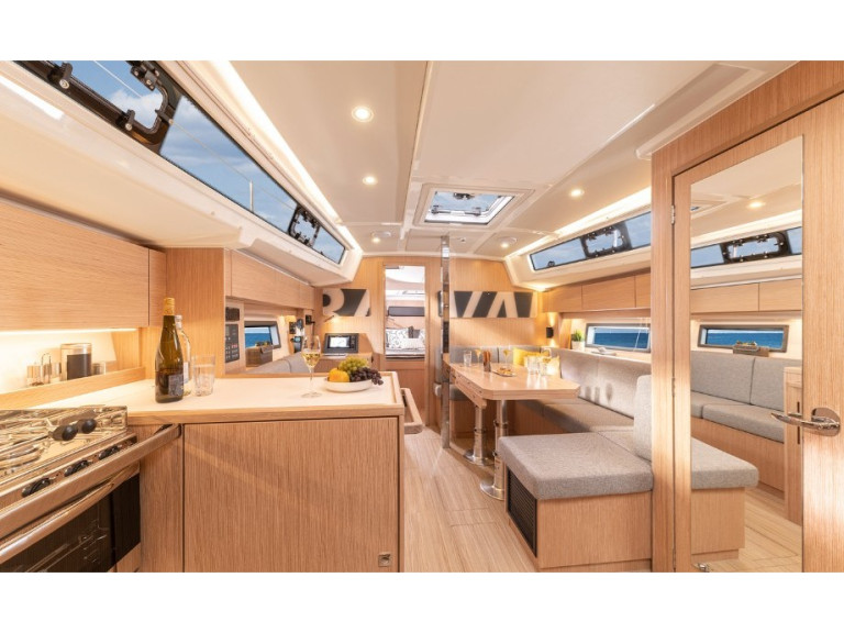 YachtCharter in Néa Péramos - Bavaria Bavaria C38 auf SamBoat